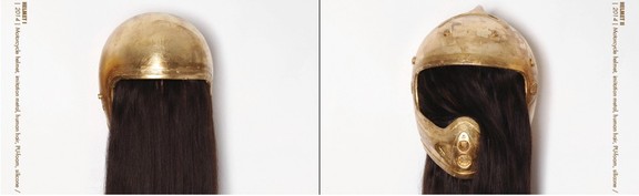 ROLAND REITER, Publikationslayout, "Long Hair VI", 2012, Kunsthaar, Stahl,  55 x 90 x 9 cm  | Bildrecht, Wien 2017; ROLAND REITER, Publikationslayout, "Helmet I", Motorradhelm, Echthaar, Schalgmetall, PU-Schaum, Silikon, 80 x 23 x 38 cm | Bildrecht, Wien 2017.