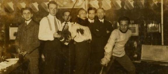 Foto: Ze?ev Aleksandrowicz, 1925: Die schlagende jüdische Studentenverbindung Emunah, Wien 9, Servitengasse 4