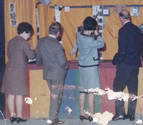 Foto Schießbude, 1960er Jahre, Österreich. (Photograph courtesy of Karl Schmelzer-Ziringer)