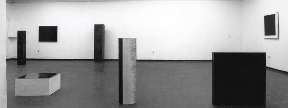 Ausstellung von Heimo Zobernig in der Galerie Pakesch, 1987, Foto: Wolfgang Woessner