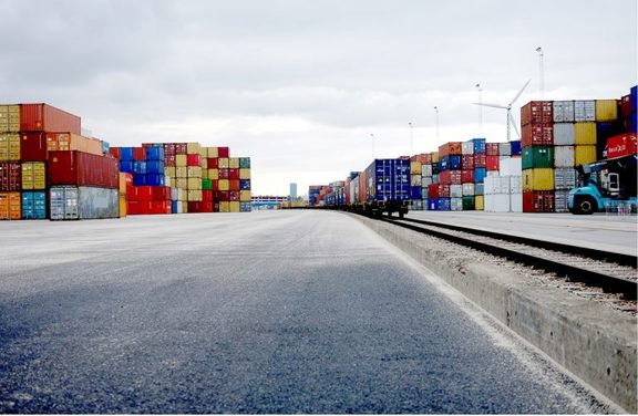 Container-Terminal im Hafen Freudenau 2016 ? Peter Prewein