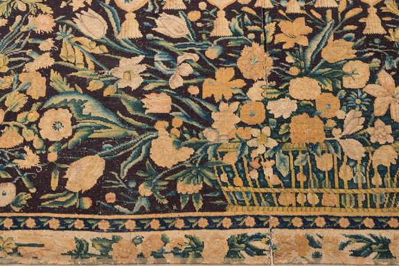 Savonnerie-Tischteppich mit Blumen, Detail, Stil Ludwig XIII., Frankreich, Paris, Mitte 17. Jh.