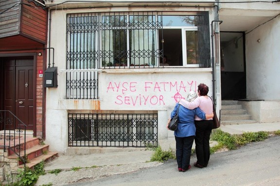 Nilbar Güres: Ayse loves Fatma, 2011
