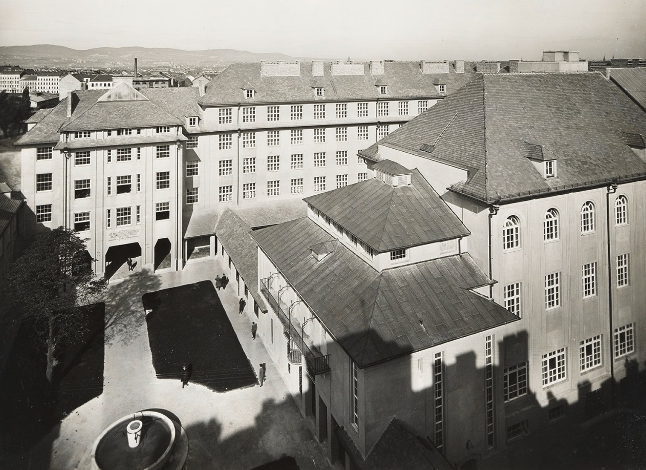Zweite Wiener gewerbliche Fortbildungsschule, Haupthof, Festsaaltrakt, 1926 © Wien Museum